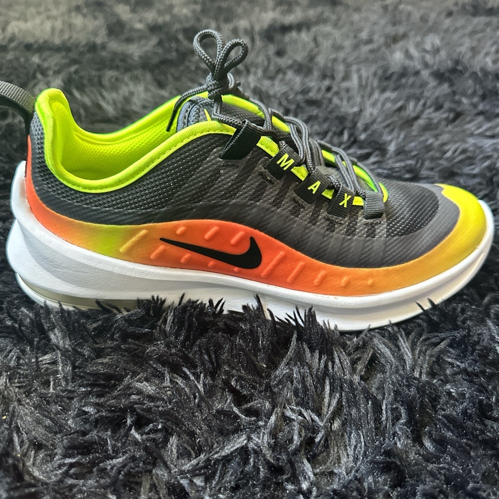 Nike Kids Black and Orange sneaker ~Sunset~